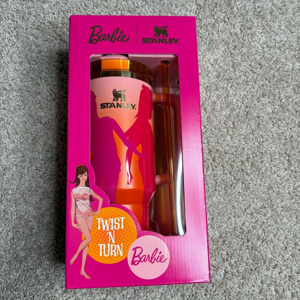 Barbie x Stanley 60s Twist n Turn 40 oz Quencher